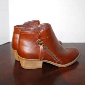 Arizona Brown Faux Leather Ankle Boots | Side Zip | Size 6 | Fall/Winter Staple